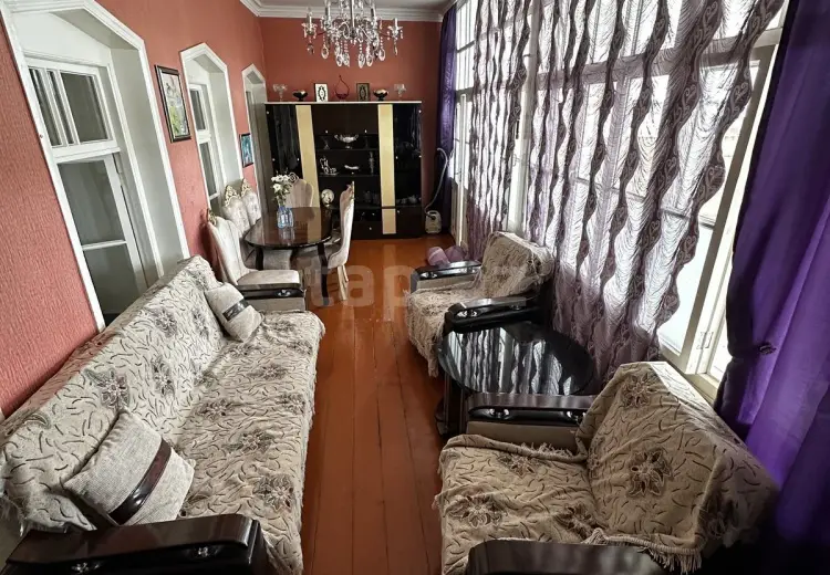 4 otaqlı mənzil , Şəki