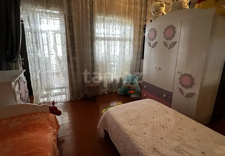 4 otaqlı mənzil , Şəki