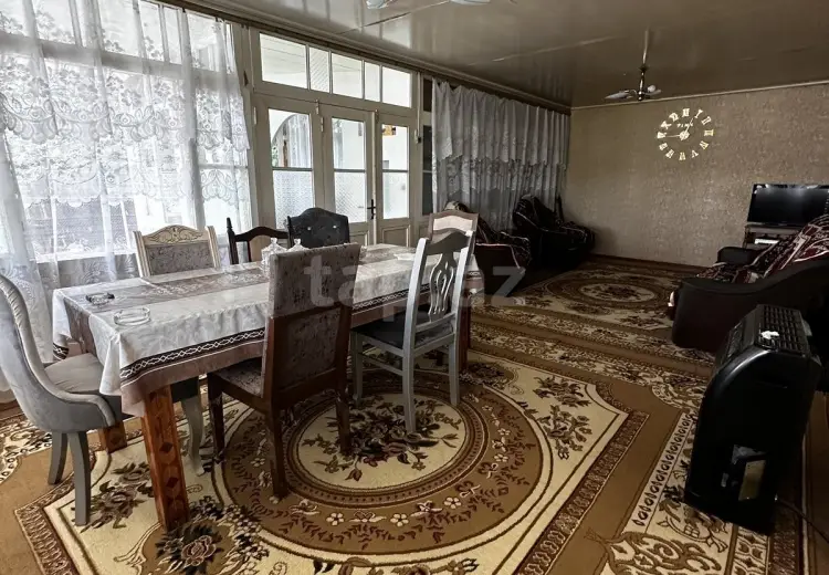 4 otaqlı mənzil , Şəki