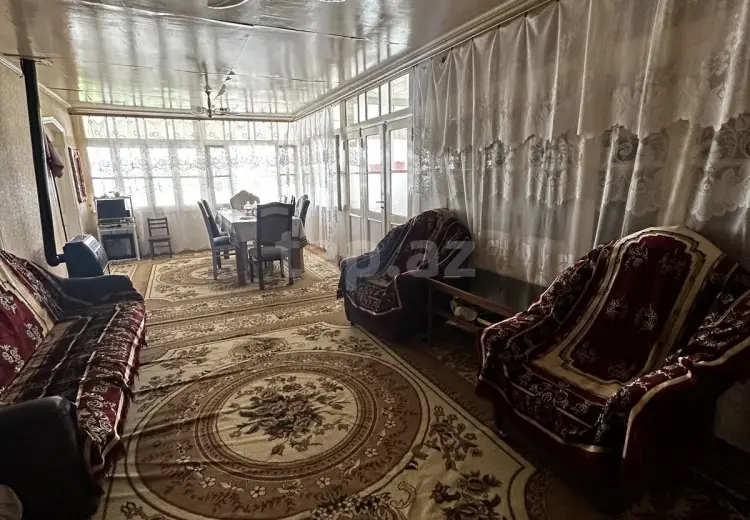4 otaqlı mənzil , Şəki