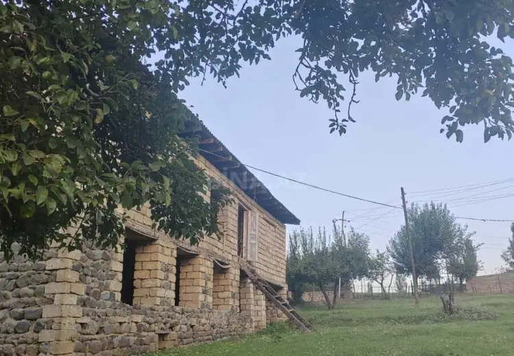 10 sot Torpaq Satılır, Lerik
