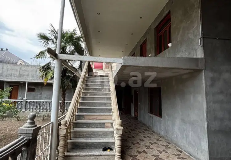 6 otaqlı mənzil , Gəncə