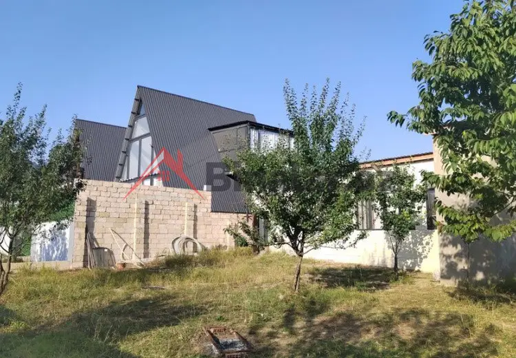 6 otaqlı mənzil Satılır, Şamaxı