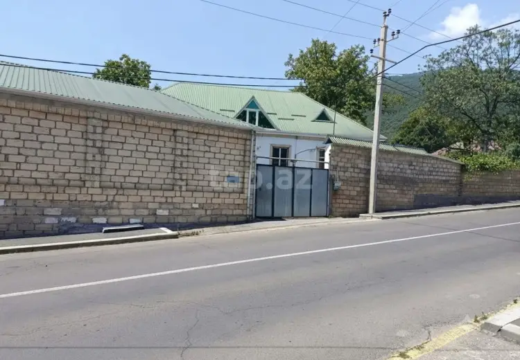 9 otaqlı mənzil , Oğuz