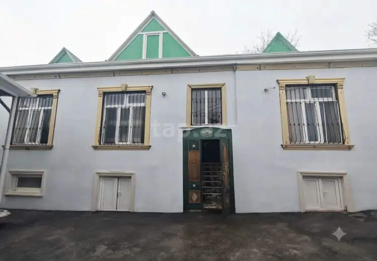 9 otaqlı mənzil , Oğuz