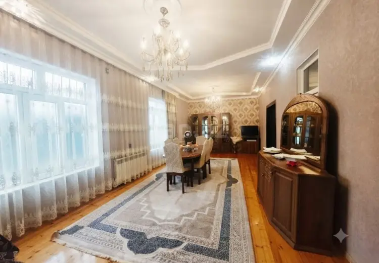 9 otaqlı mənzil , Oğuz