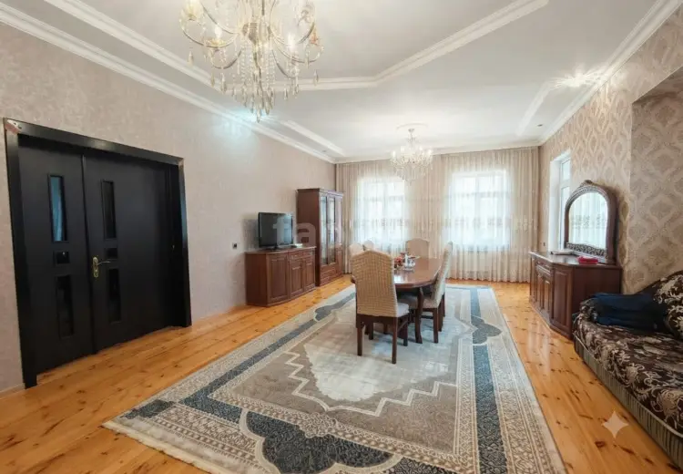 9 otaqlı mənzil , Oğuz