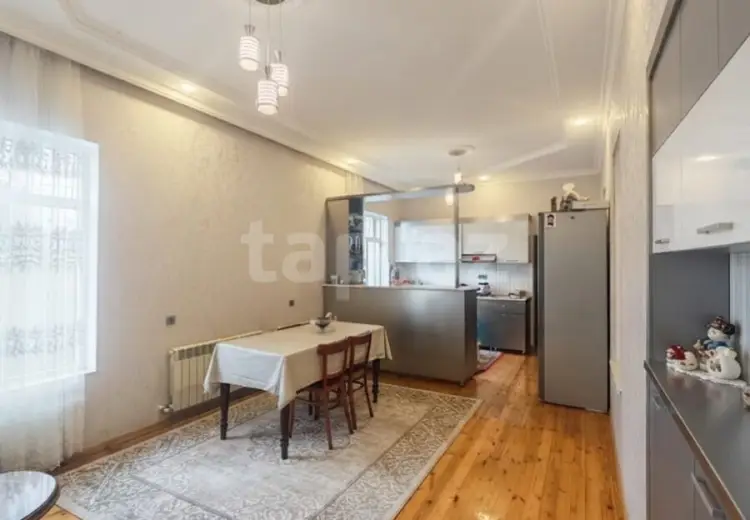 9 otaqlı mənzil , Oğuz