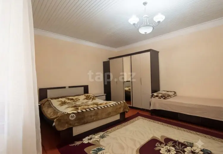 9 otaqlı mənzil , Oğuz