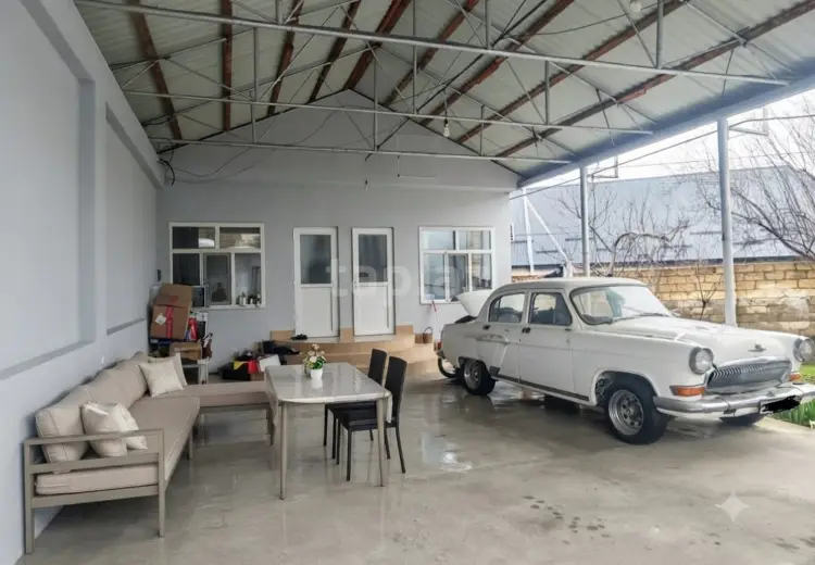 9 otaqlı mənzil , Oğuz