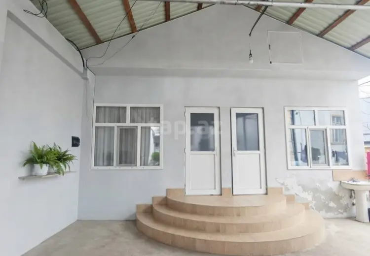 9 otaqlı mənzil , Oğuz