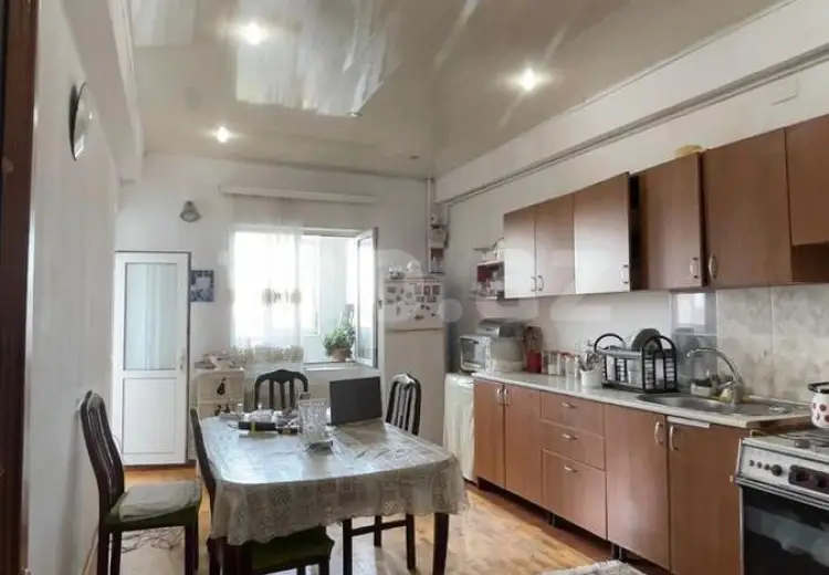 3 otaqlı mənzil , Bakı