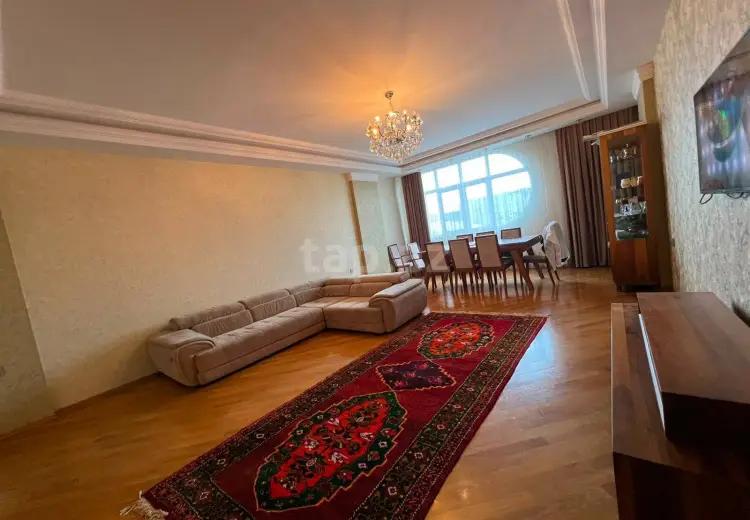 3 otaqlı mənzil , Bakı