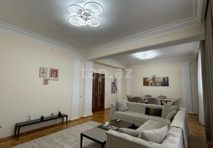 8 otaqlı mənzil , Bakı