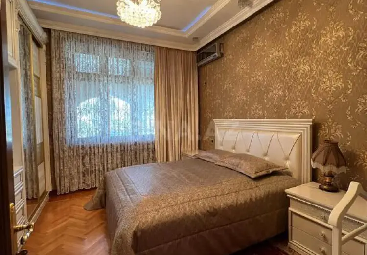 10 otaqlı mənzil Satılır, Xırdalan