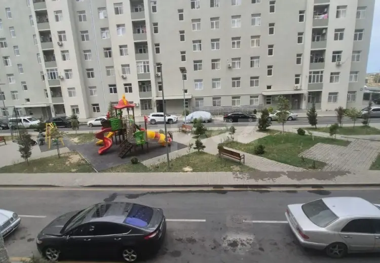 4 otaqlı mənzil , Bakı