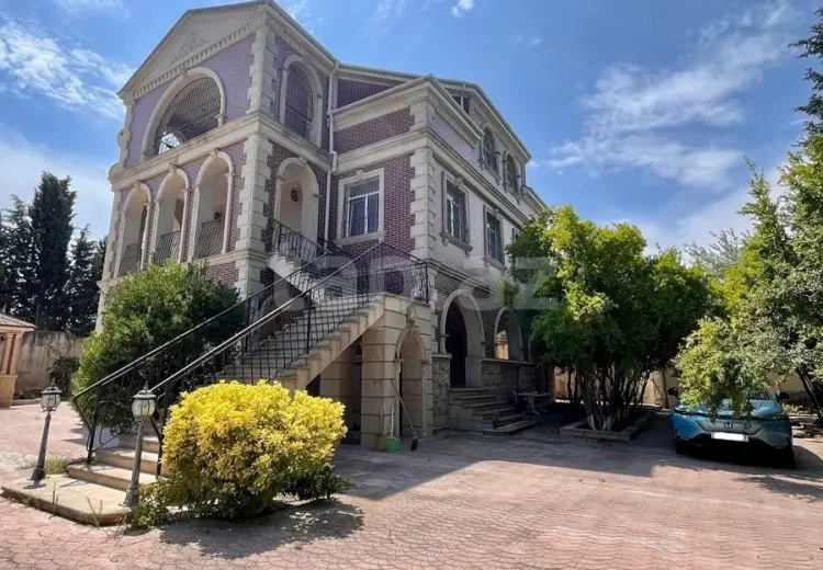 10 otaqlı mənzil , Bakı