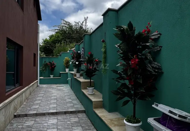 4 otaqlı mənzil Satılır, Quba