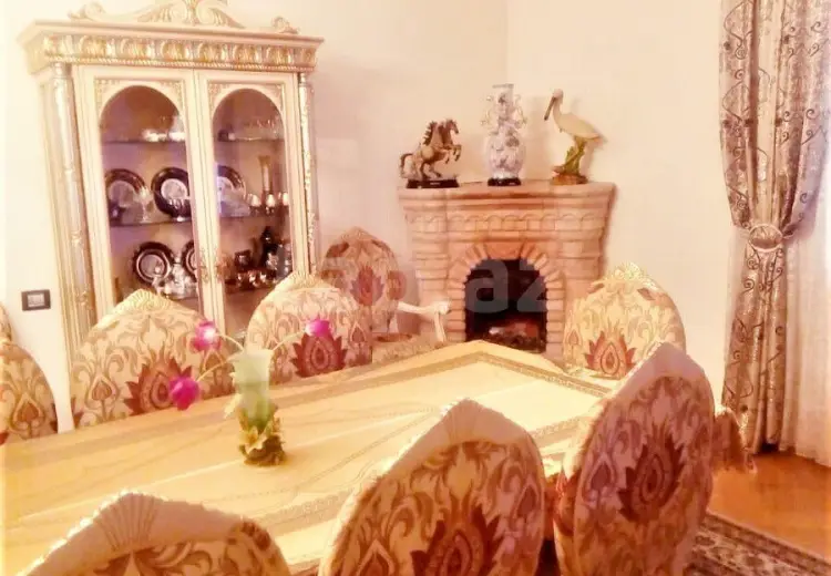 8 otaqlı mənzil , Bakı