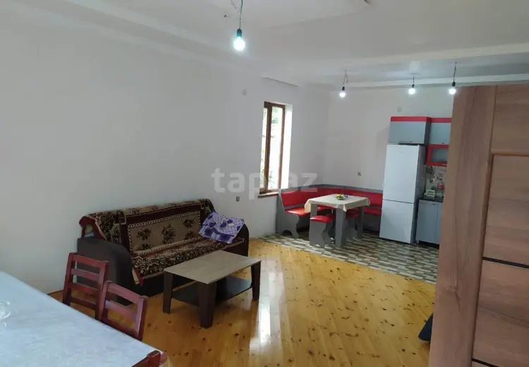 3 otaqlı mənzil Kirayə (günlük), Qax