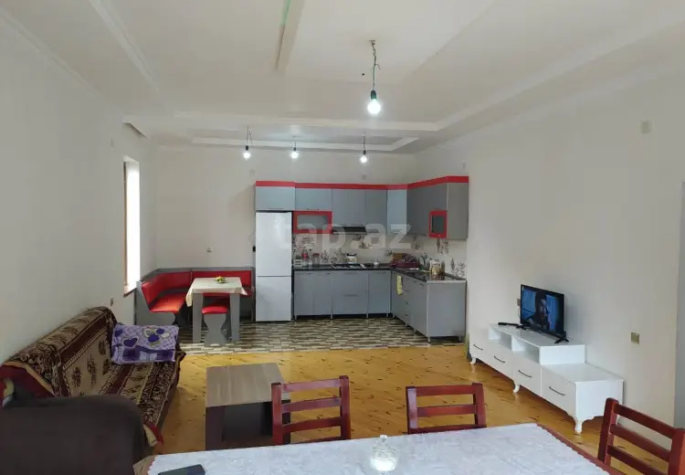 3 otaqlı mənzil Kirayə (günlük), Qax