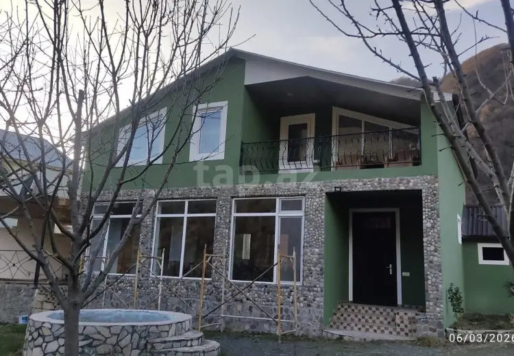 4 otaqlı mənzil Kirayə (günlük), Qax