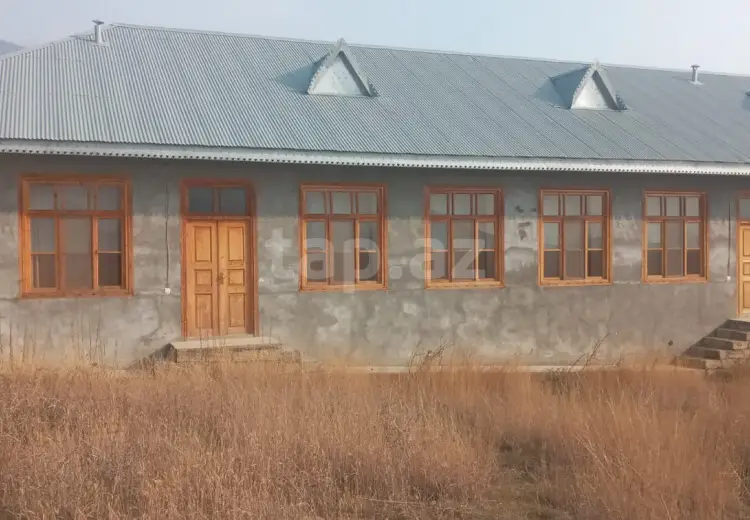 5 otaqlı mənzil , Şəki