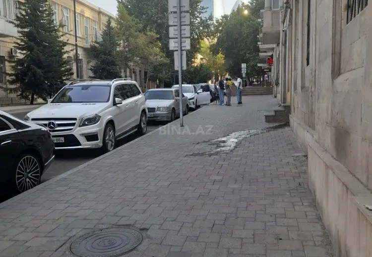 70 m² Obyekt / Ofis Satılır, Səbail, Bakı
