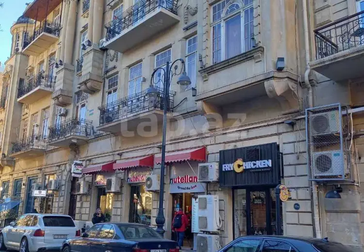 3 otaqlı mənzil , Səbail, Bakı