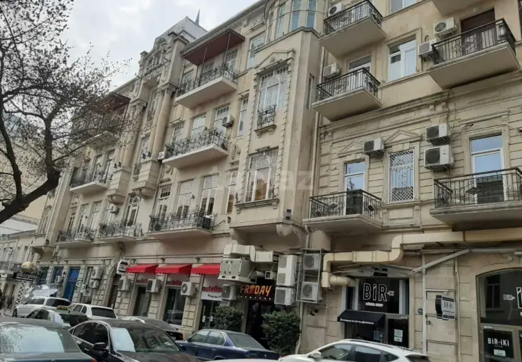3 otaqlı mənzil , Səbail, Bakı