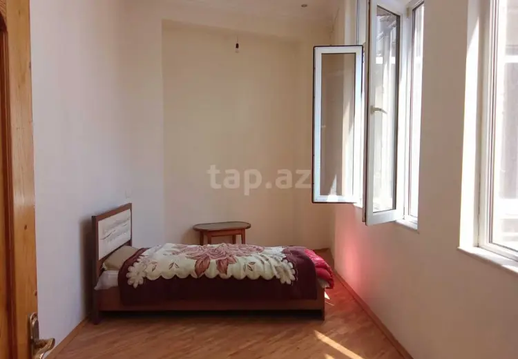3 otaqlı mənzil , Səbail, Bakı