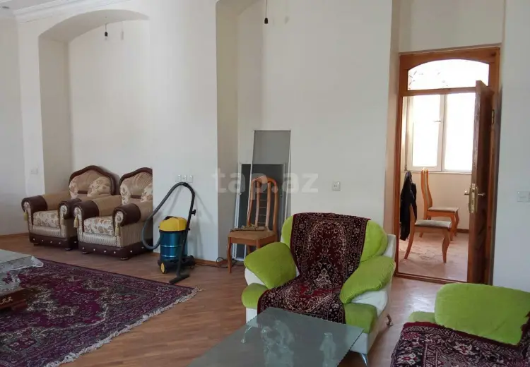 3 otaqlı mənzil , Səbail, Bakı