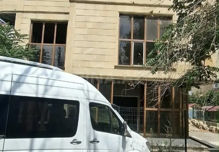 750 m² Obyekt / Ofis Satılır, Xırdalan
