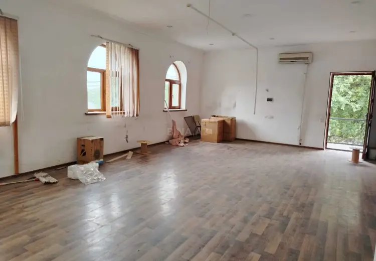 95 m² Obyekt / Ofis Satılır, Qazax