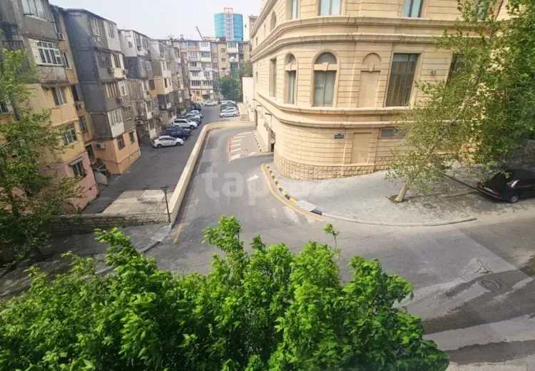 3 otaqlı mənzil , Bakı