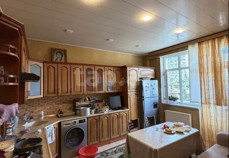 3 otaqlı mənzil , Bakı
