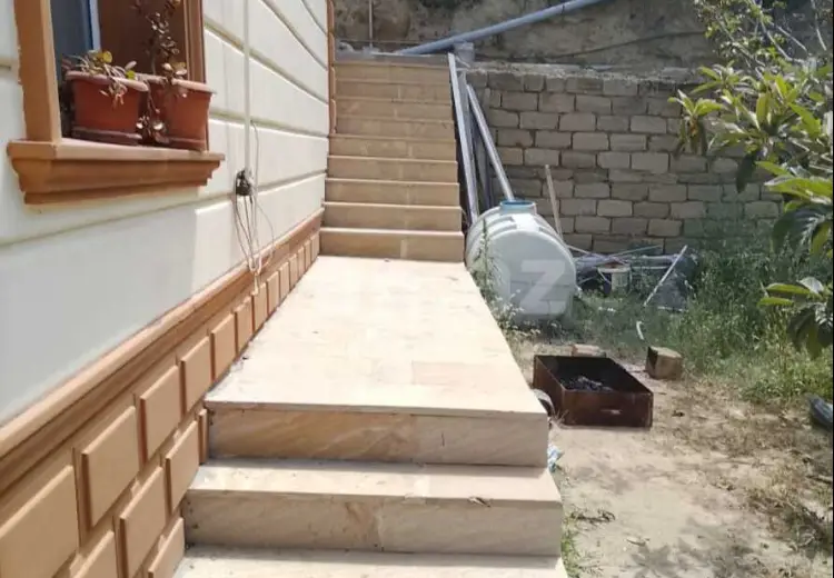 8 otaqlı mənzil , Bakı