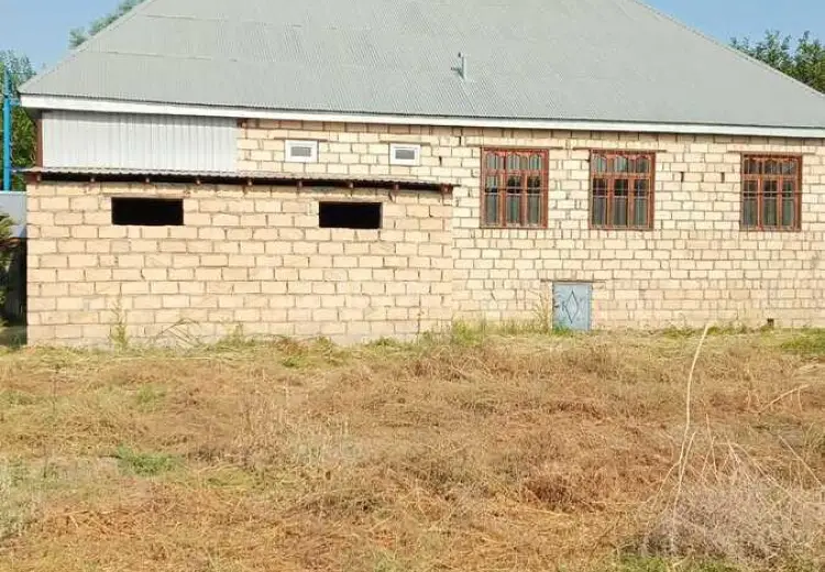6 otaqlı mənzil Satılır, Ağdaş