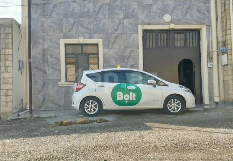 7 otaqlı mənzil , Gəncə