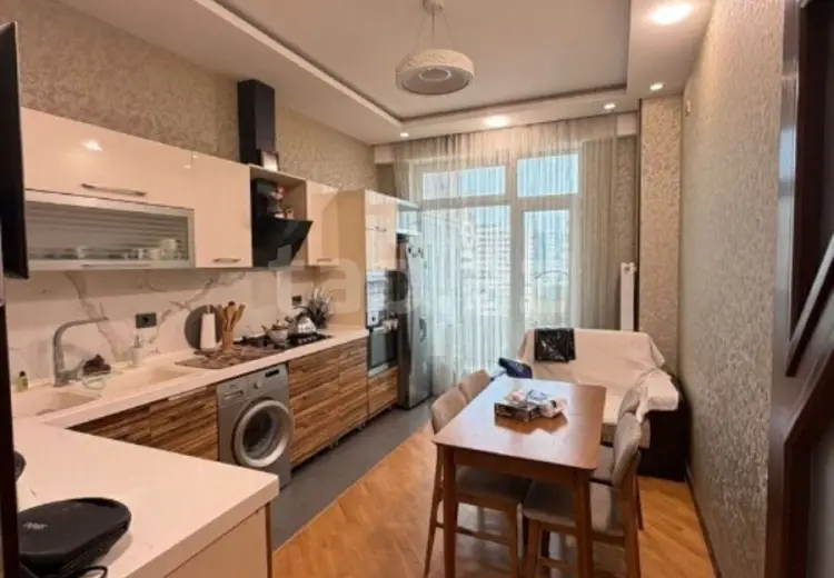 3 otaqlı mənzil , Bakı