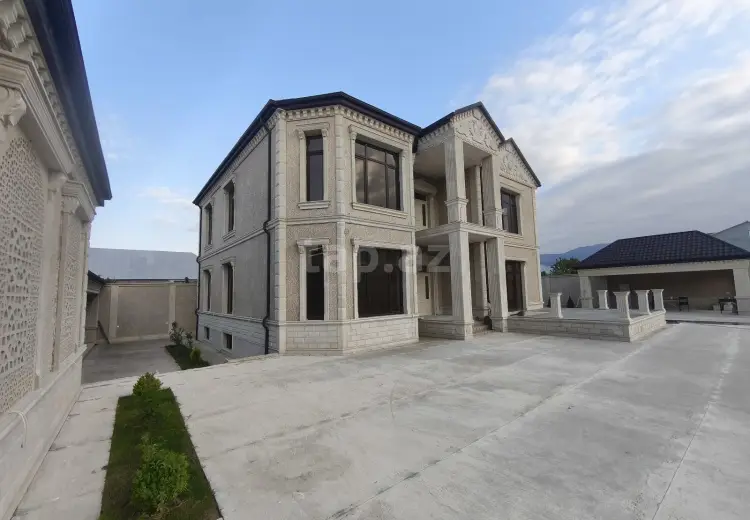 8 otaqlı mənzil , Göygöl