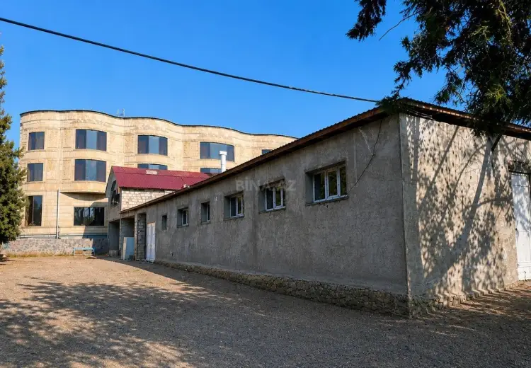 1000 m² Obyekt / Ofis Satılır, Qəbələ