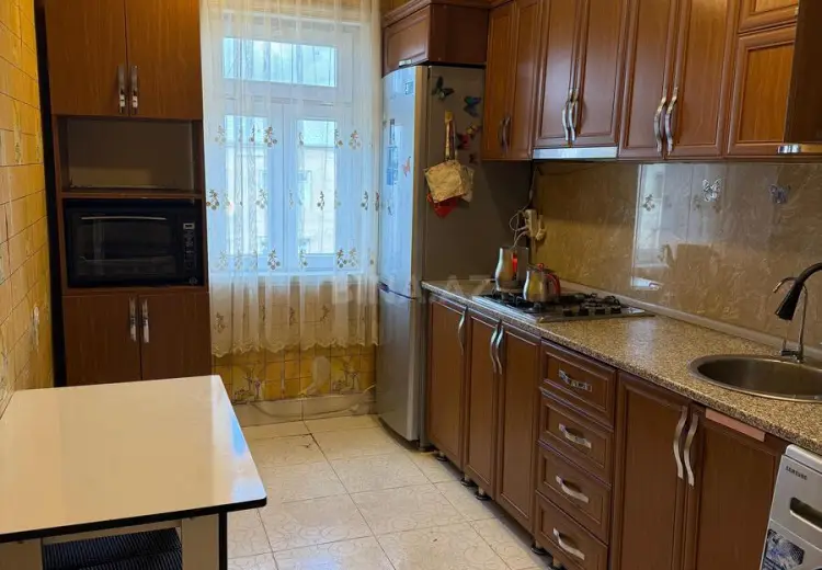 4 otaqlı mənzil Satılır, Gəncə
