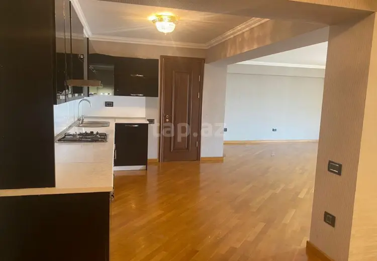 5 otaqlı mənzil , Bakı