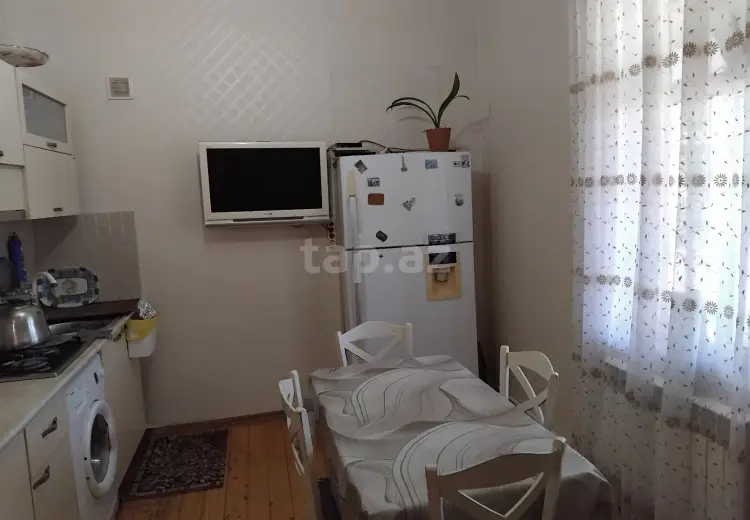 4 otaqlı mənzil , Bakı
