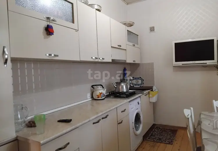 4 otaqlı mənzil , Bakı