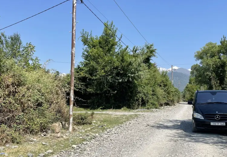 14 sot Torpaq Satılır, Qəbələ