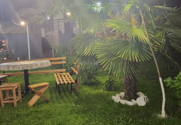 5 otaqlı mənzil Kirayə (günlük), Qax