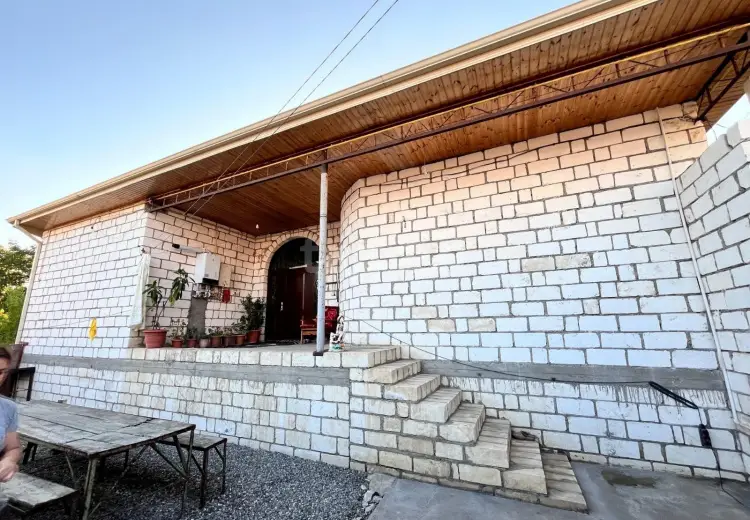 4 otaqlı mənzil , Qazax