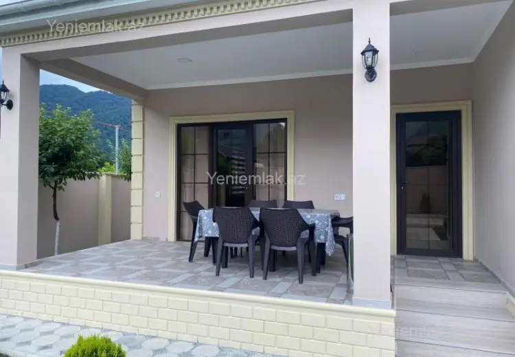 3 otaqlı mənzil Kirayə (günlük), Qax